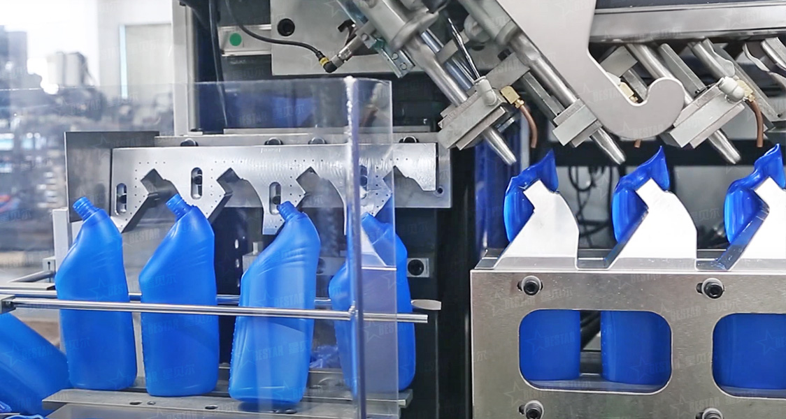 Double Station Plastic Blow Molding Machine1