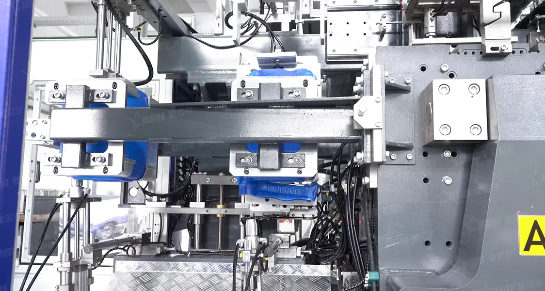Plastic Stacking Drums Blow Molding Machine